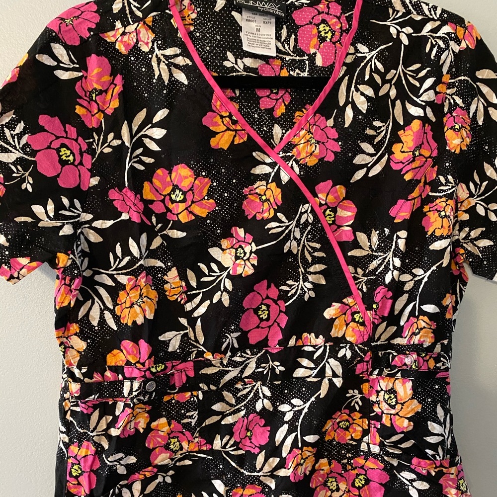 Cherokee Scrub Top
